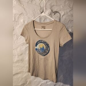 Patagonia Women's Slim Fit Beige T-shirt With Mountains And Wave - Size S